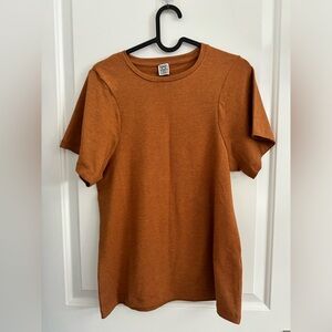 Toteme curved seam tee size M brown